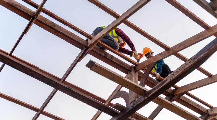 Professional residential roofers in Elcho, WI